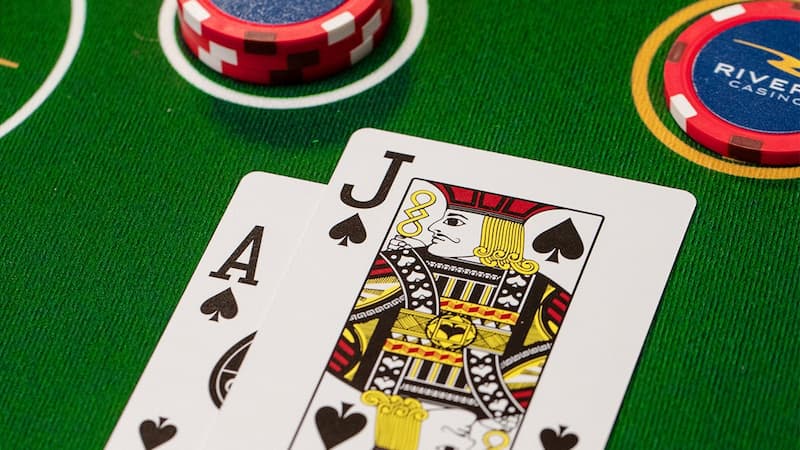 Đặc điểm nào thú vị ở trò chơi Blackjack?